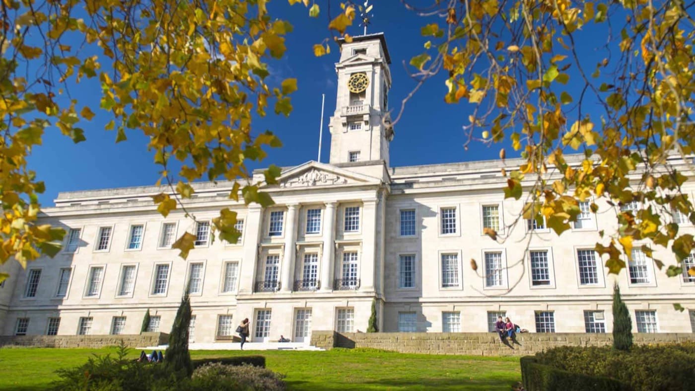 Nottingham Üniversitesi kampüsünden bir görünüm