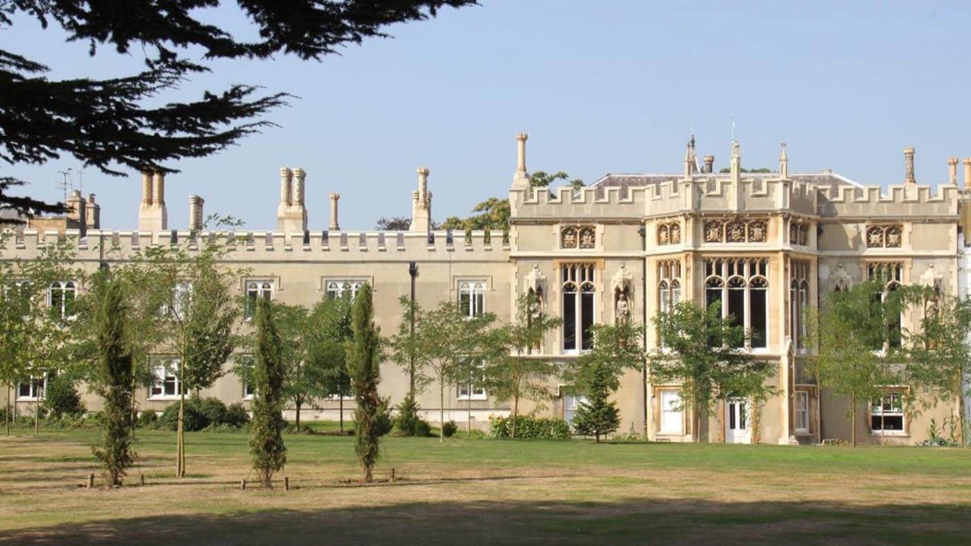 St Mary’s University’nin Twickenham’daki Strawberry Hill kampüsünden bir görünüm