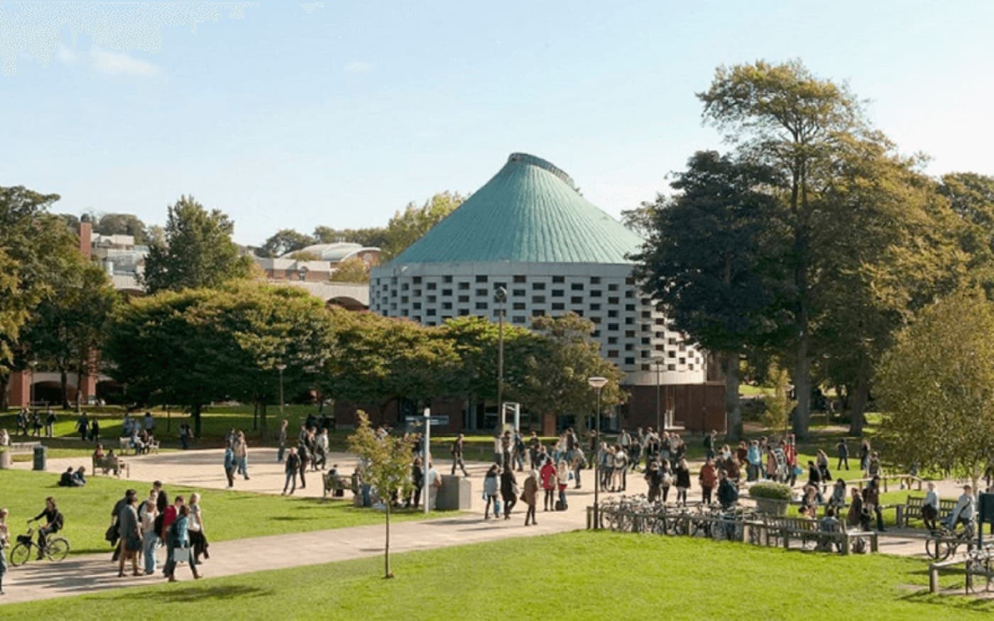 Sussex Üniversitesi’nin Falmer kampüsünden bir görünüm